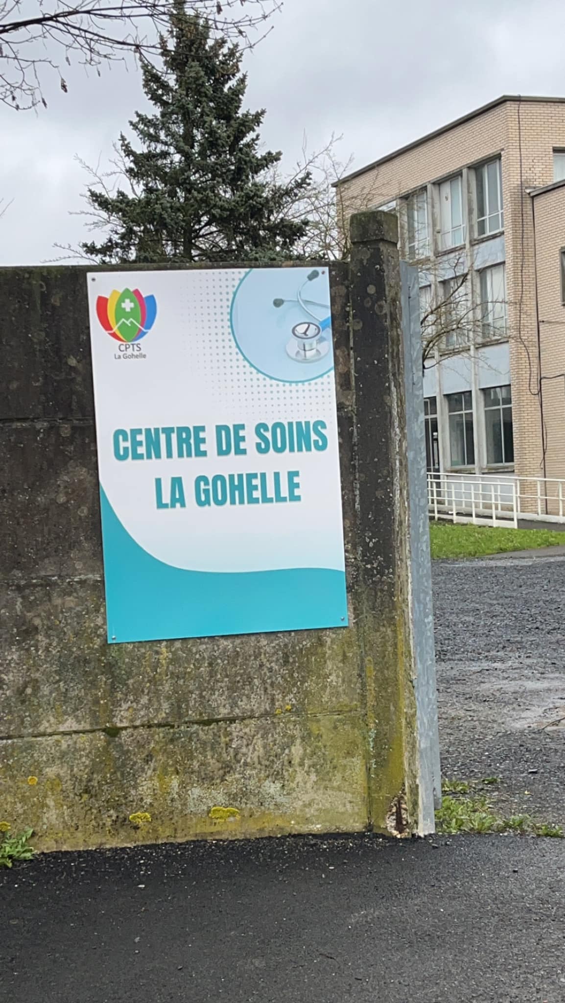 Entrée du centre de soin de la CPTS La Gohelle